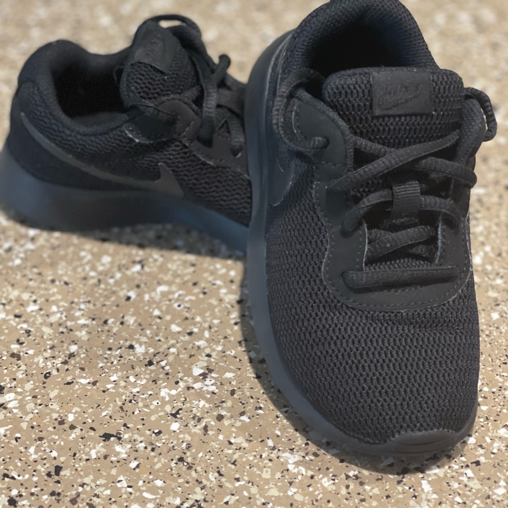 Nikes size 10.5